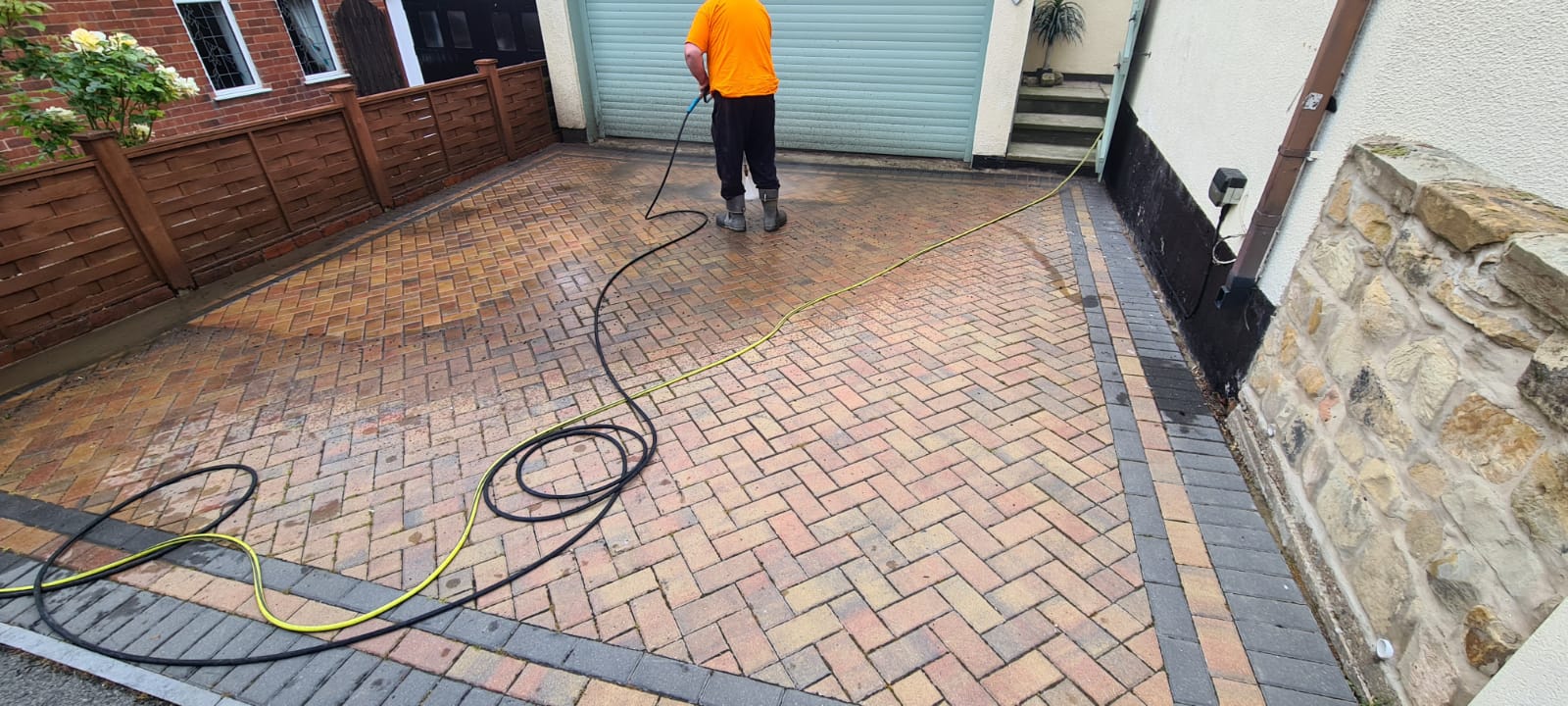 Cleaning Block paved driveway